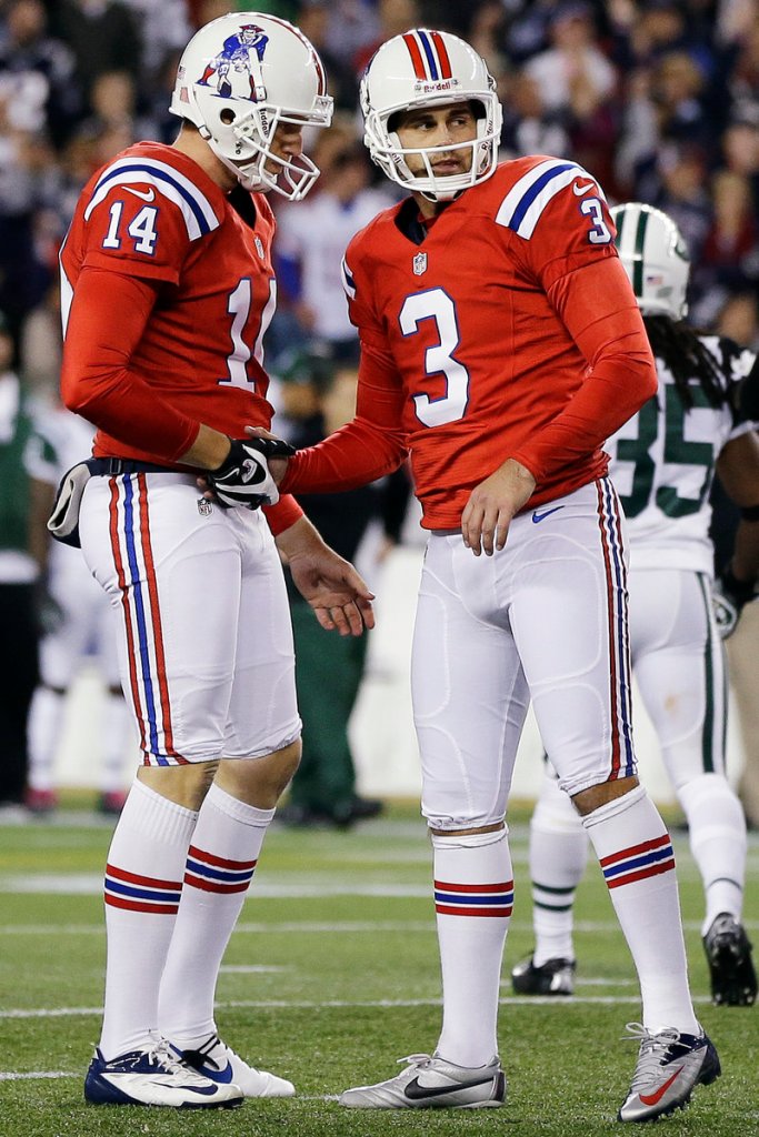 Stephen Gostkowski, right, played in London in 2009 with the Pats and had a great experience, and also left with a victory.