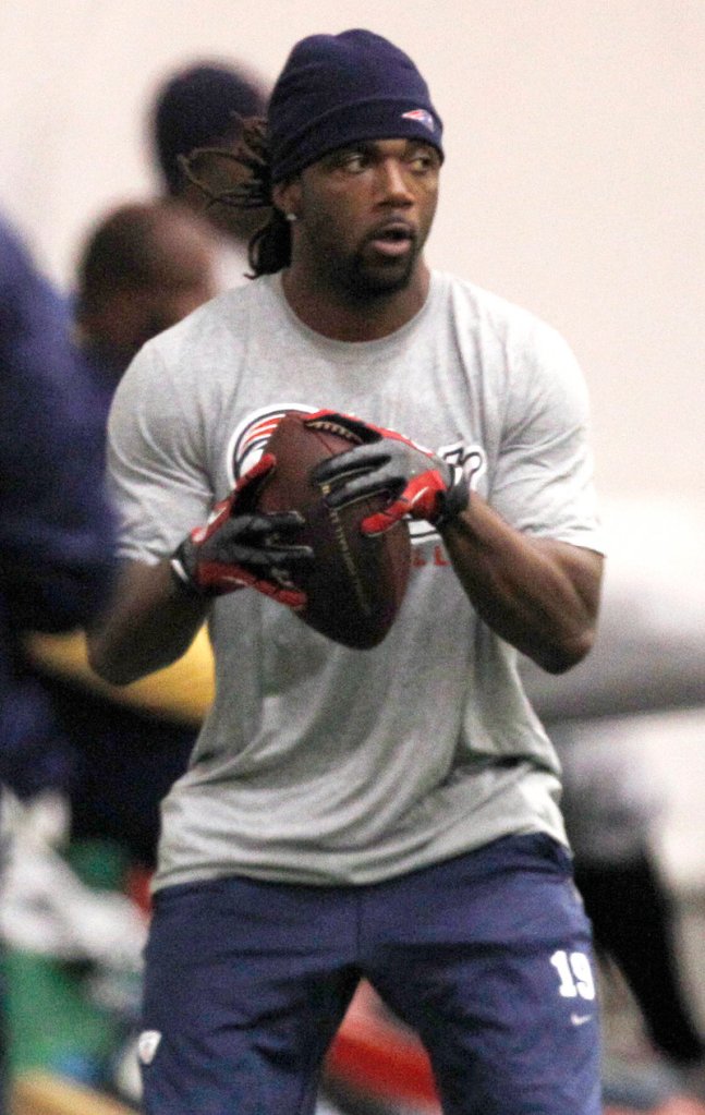 Donte Stallworth, who was cut late in training camp by the Patriots, re-signed to replace Julian Edelman.