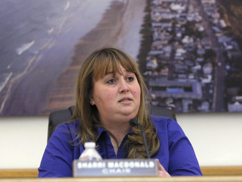 Council Chairwoman Sharri MacDonald asked town manager Mark Pearson to resign last week for undisclosed reasons, but at Thursday's meeting, he had the support of residents.