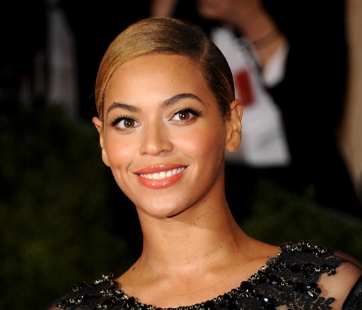 Beyonce will sing the national anthem at President Barack Obama's inauguration ceremony. The committee planning the Jan. 21 event also announced that Kelly Clarkson will perform "My Country `Tis of Thee" and James Taylor will sing "America the Beautiful" at the swearing-in ceremony on the Capitol's west front.
