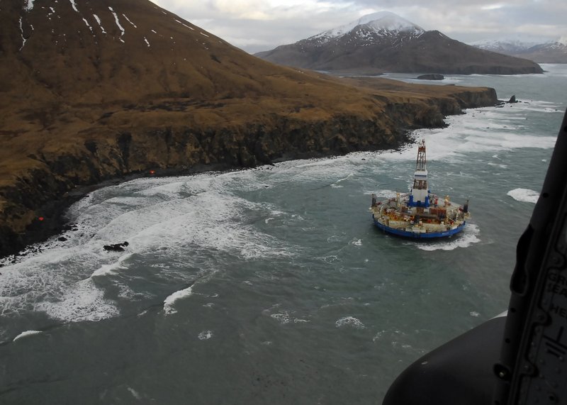 There’s no sign that oil has spilled from the drilling barge Kulluk, which ran aground New Year’s Eve during a storm.