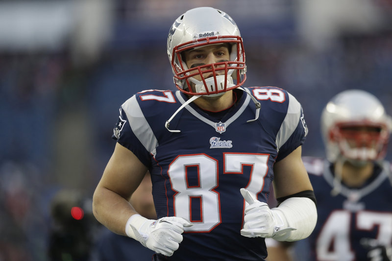 Rob Gronkowski played just seven snaps Sunday against the Houston Texans before leaving with another broken arm.