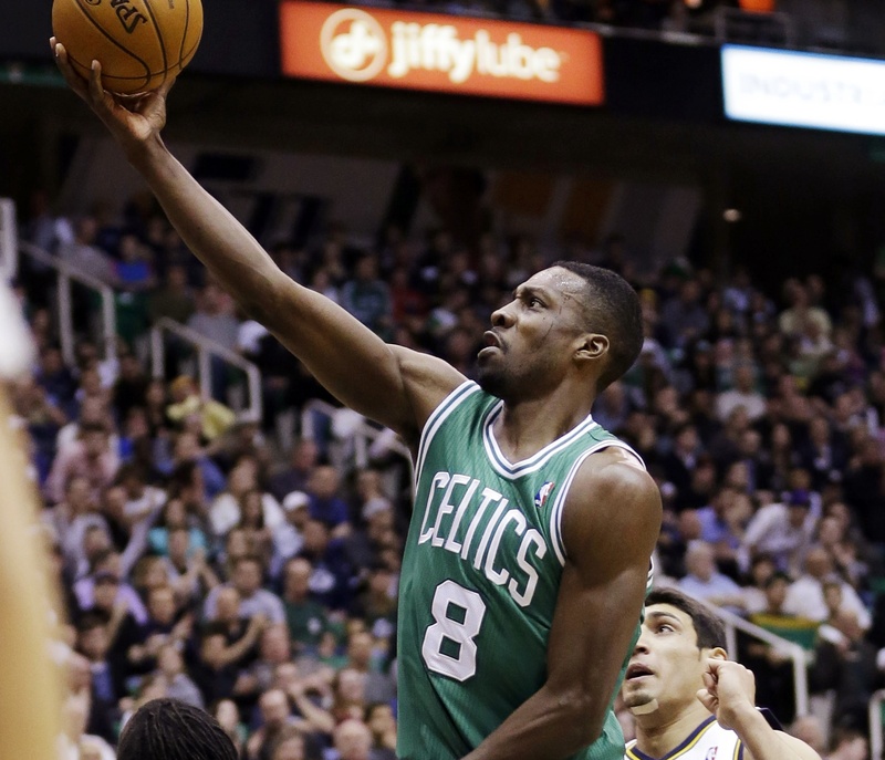 Boston’s Jeff Green goes strong to the basket past Utah during the Celtics’ 110-107 overtime win at Boston on Monday.