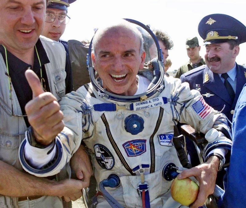 American multimillionaire Dennis Tito, who became the first space tourist in 2001, is bankrolling a plan to send a married couple on a journey to Mars.
