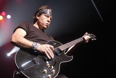 George Thorogood’s album “2120 South Michigan Avenue” (the street address of Chess Records) pays tribute to the artists who recorded for the label.