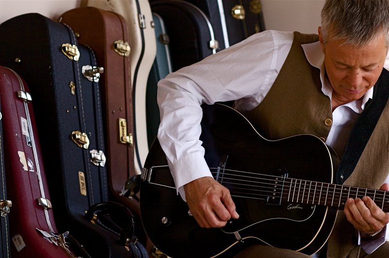 Tommy Emmanuel was twice named best acoustic guitar player by Guitar Player magazine.