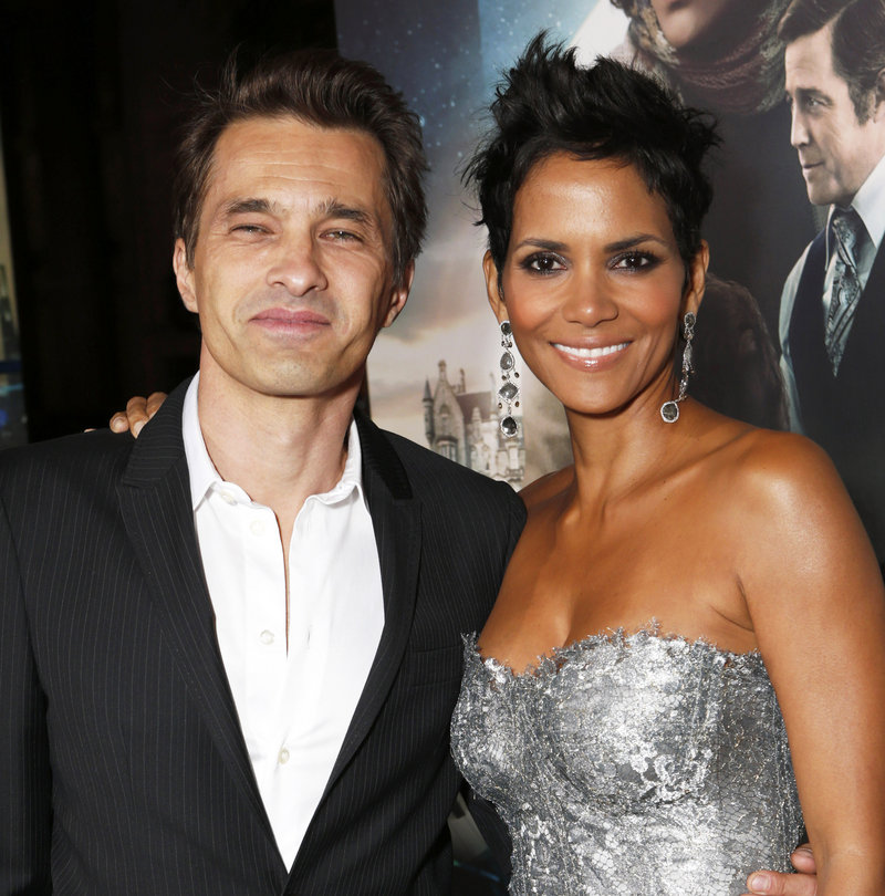 Halle Berry was wed Saturday to French actor Olivier Martinez.