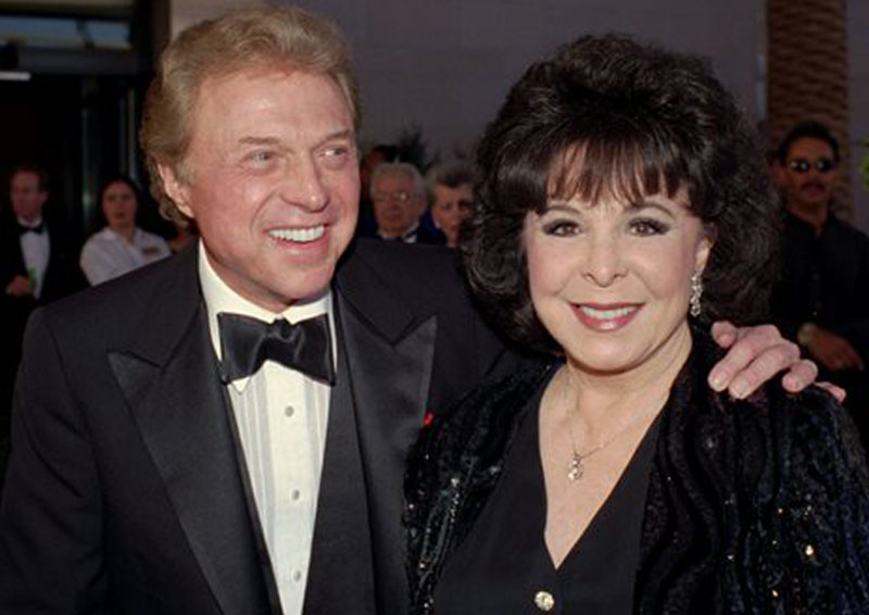 Steve Lawrence and Eydie Gorme arrive at the black-tie gala called "Thanks Frank" honoring Frank Sinatra in Las Vegas in 1998. Gorme, a popular nightclub and television singer as a solo act and as a team with Lawrence, has died. She was 84.