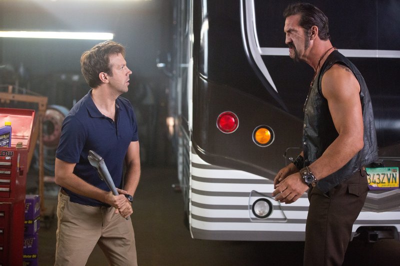 Jason Sudeikis deals with a tough customer in “We’re the Millers.”