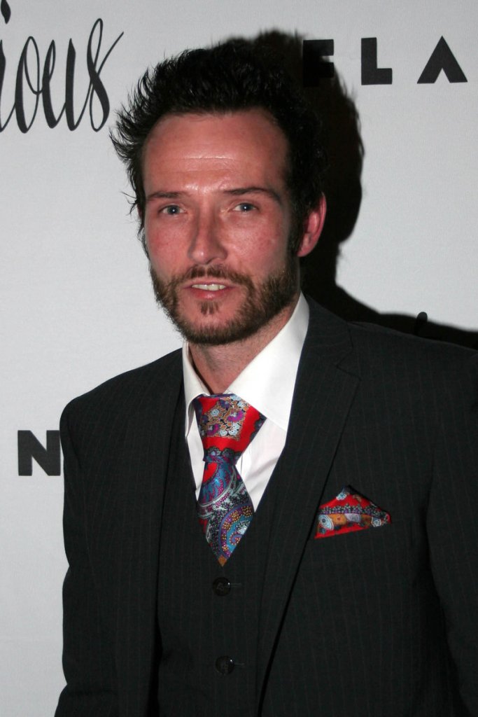 Scott Weiland in 2006, during an earlier departure from Stone Temple Pilots. Weiland reunited with the band, but was fired earlier this year.