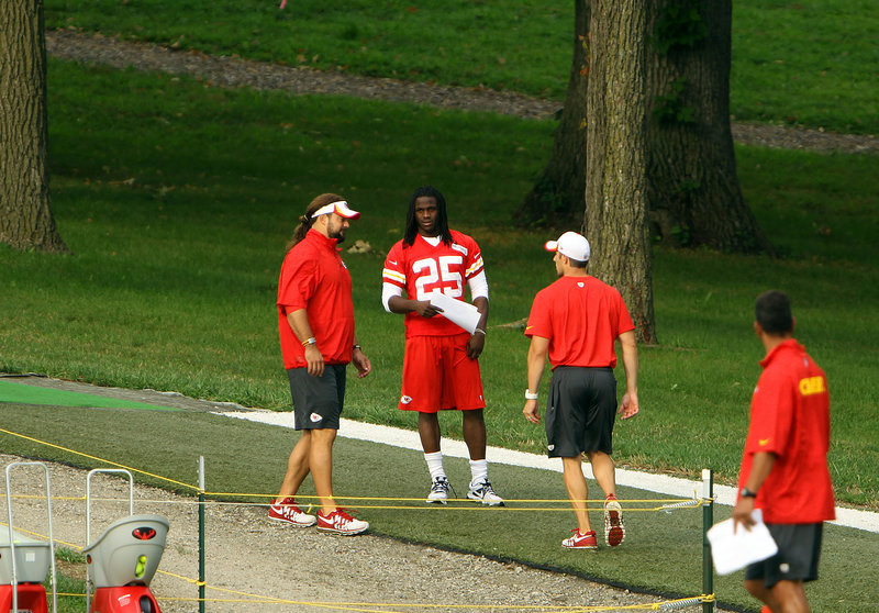 When running back Jamaal Charles of the Kansas City Chiefs turned his right foot in practice Monday, Twitter was ready. The Chiefs feared the worst. Or they were relieved. He would be back soon. Or maybe not. Welcome to the new info age.