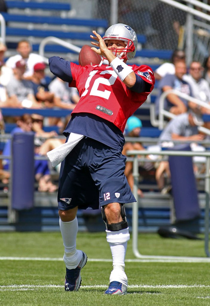 Tom Brady did wear a knee brace at practice Thursday, but it was a similar brace to the one he wears in games and heavier than the one he wore Wednesday after spraining his left knee. The MRI was negative.