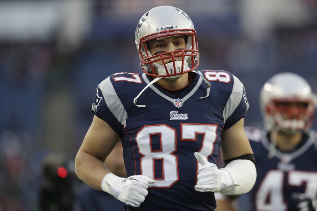 New England Patriots tight end Rob Gronkowski has been cleared to play, several media outlets reported Friday.