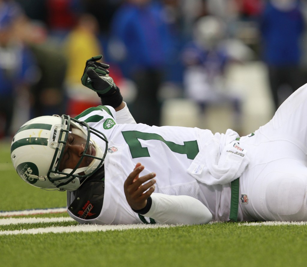 Geno Smith will be hoping to avoid an abundance of turnovers at quarterback and help the New York Jets get off the ground as his rookie season heads into December.