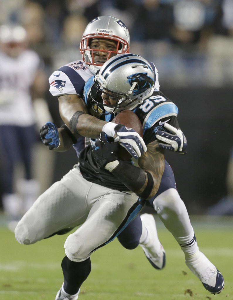 Steve Smith of the Panthers had a battle all night with Patriots defender Aqib Talib all game. Smith wins this battle for a first-half catch.1