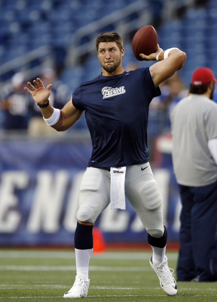 Tim Tebow, a former quarterback for the New England Patriots, has been offered a four-month contract by the Italian federation for American football.