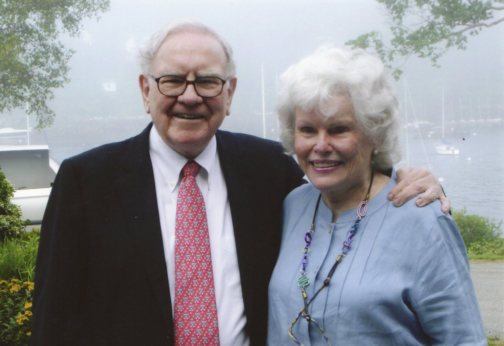 Warren Buffett and sister Doris Buffett