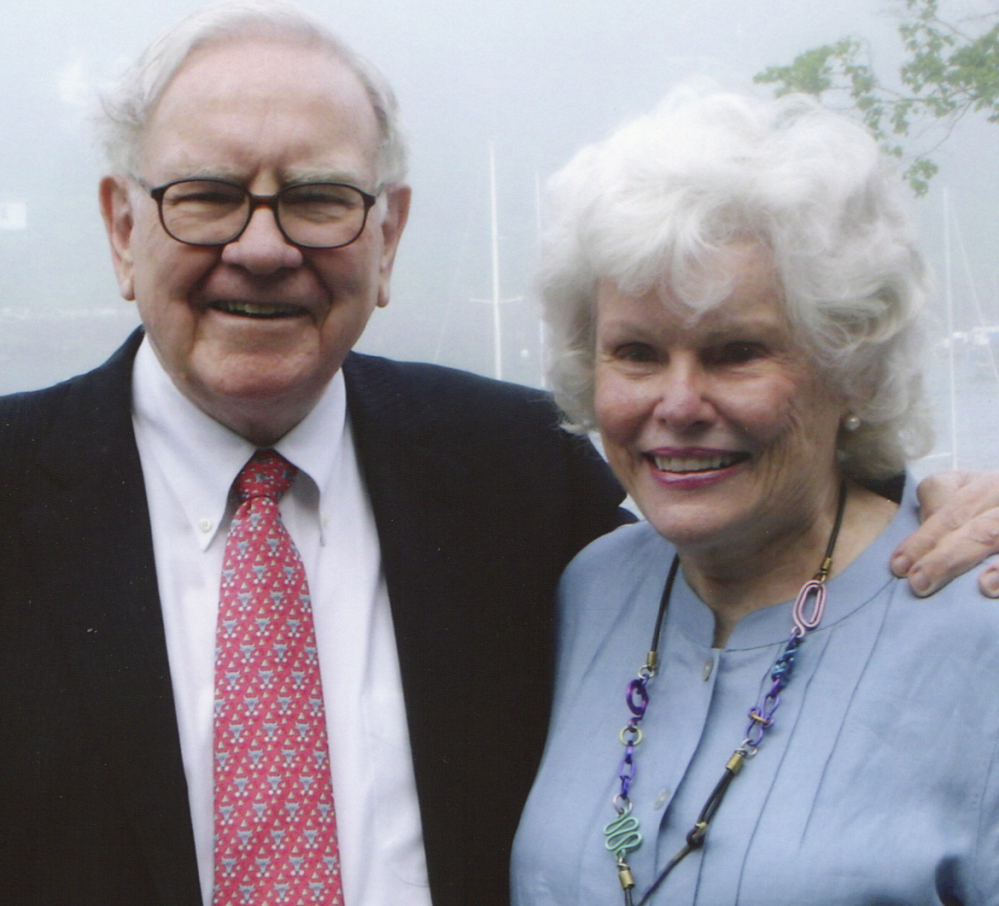 This 2009 photo shows Doris Buffett with her brother, billionaire Warren Buffett.