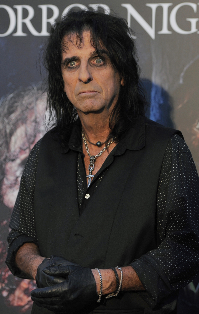 Alice Cooper, currently on his Raise the Dead tour, says today's rock music is "totally anemic" and only women are "doing it big." 