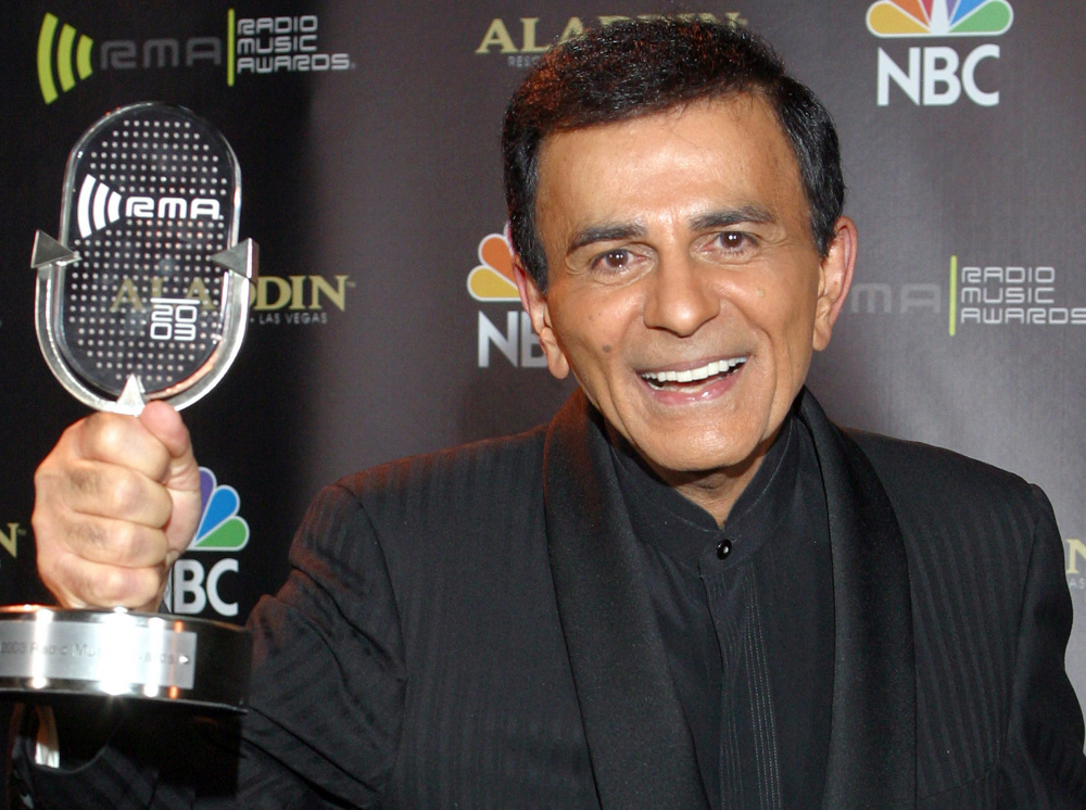 Casey Kasem poses for photographers in October 2003 after receiving the Radio Icon award during The 2003 Radio Music Awards in Las Vegas.
