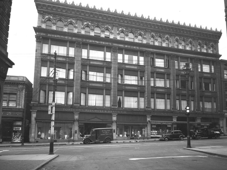 Flashback: Porteous Department Store, now Maine College of Art, in 1938.
Courtesy of Portland Public Library Special Collections & Archives.