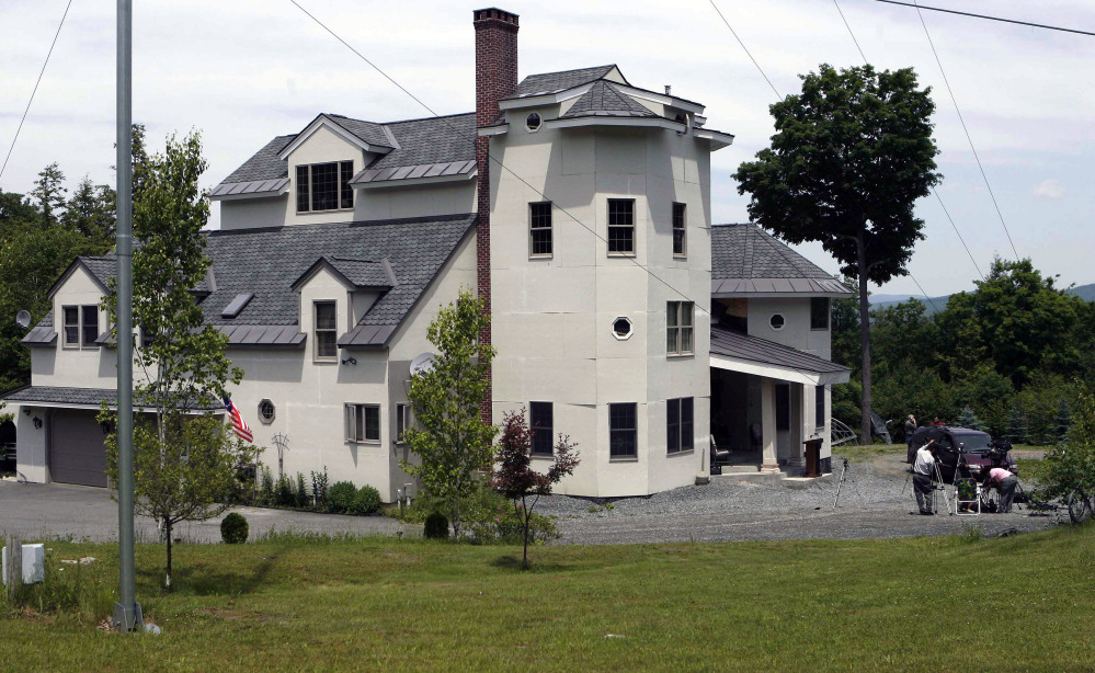 The home of Ed and Elaine Brown in Plainfield, N.H., drew no bidders an auction Friday.