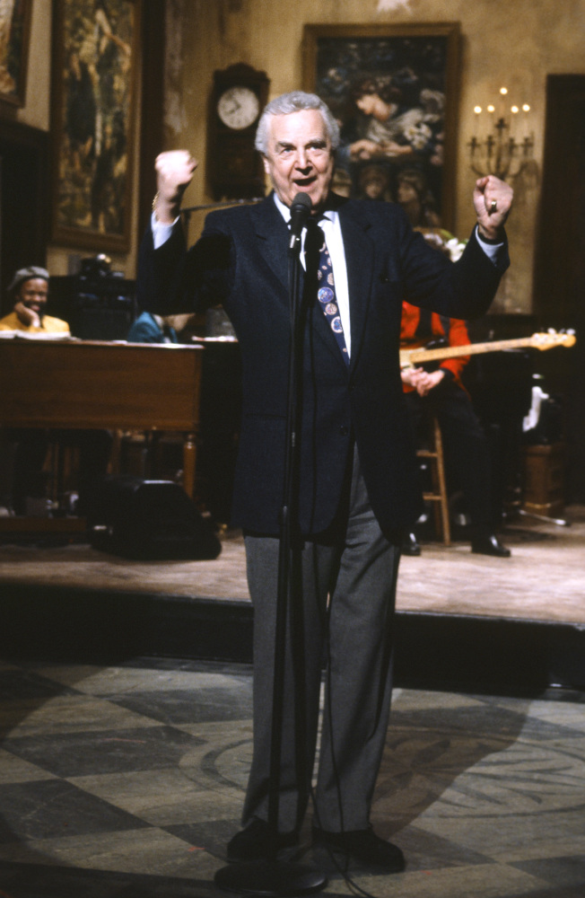Announcer Don Pardo on the set of “Saturday Night Live” in 1992