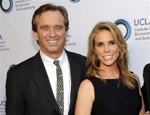 Actress Cheryl Hines and Robert F. Kennedy Jr. are planning to wed Saturday at the Kennedy compound on Cape Cod. The Associated Press