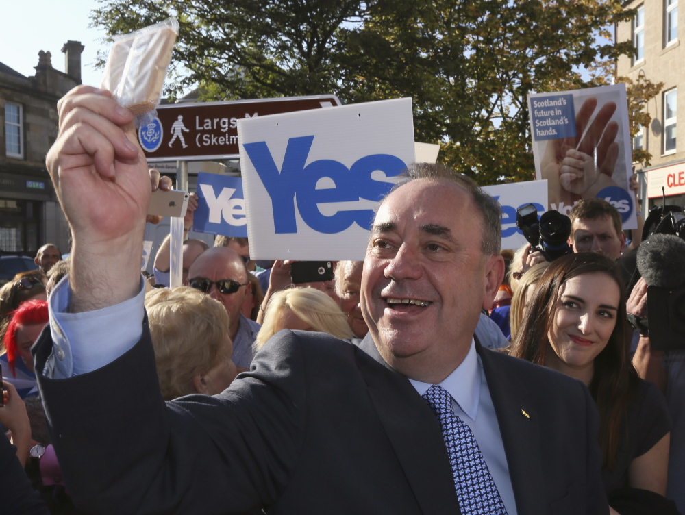 First Minister Alex Salmond campaigns for independence Wednesday in a Scottish town. As much as 90 percent of Scotland’s registered voters are expected to cast ballots in Thursday’s vote on separating from the United Kingdom.