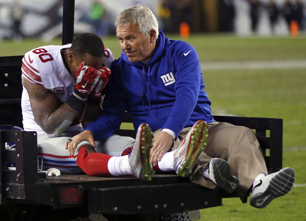 As Victor Cruz left the field after a knee tendon tear in an October game against Philadelphia, the New York Giants’ season went with him. But he’s looking ahead to next year, and teaming with Odell Beckham Jr.