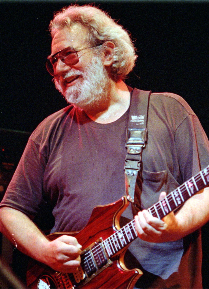 Grateful Dead lead singer Jerry Garcia will be memorialized when the band members play a concert this year.