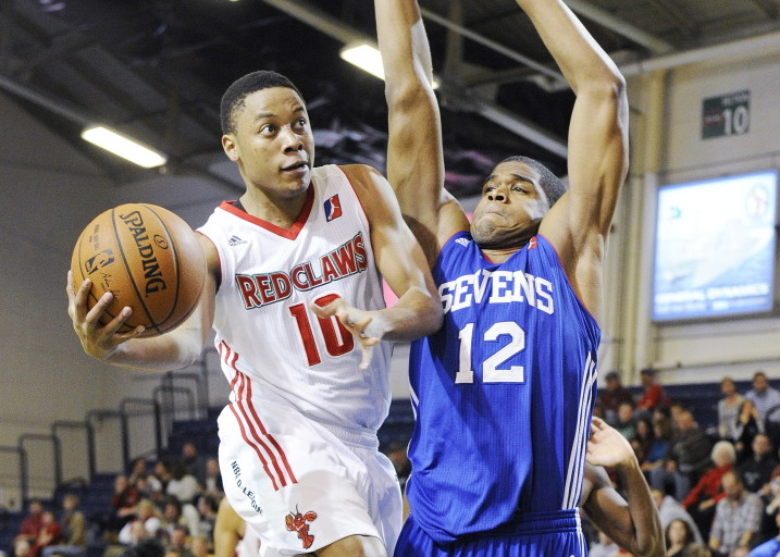 Maine Red Claws' Tim Frazier has been named the NBA Development League's player and rookie of the year.