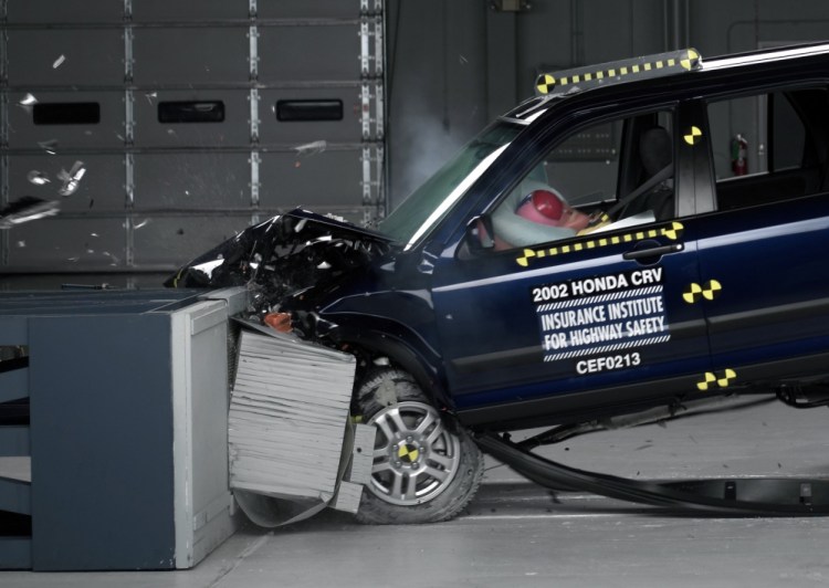 A 2002 Honda CR-V, one of the models subject to a recall to repair faulty air bags, undergoes a crash test.