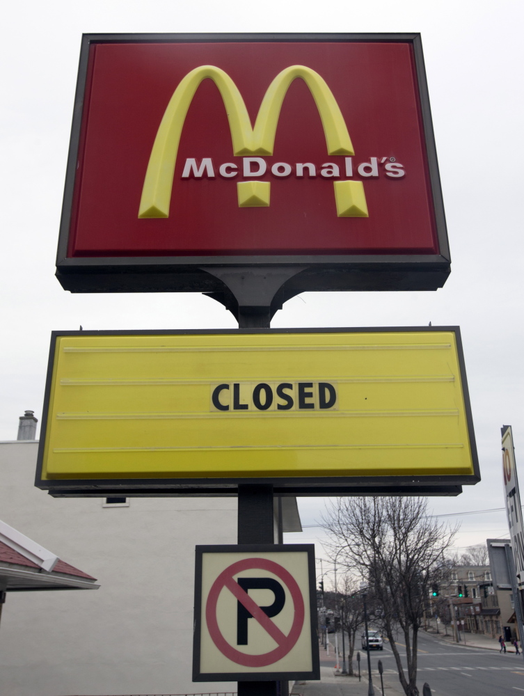 A seasonal McDonald’s restaurant in Lake George, N.Y., displays a “closed” sign. For the first time in more than 40 years, and perhaps ever, the number of McDonald’s restaurants in the United States is shrinking.