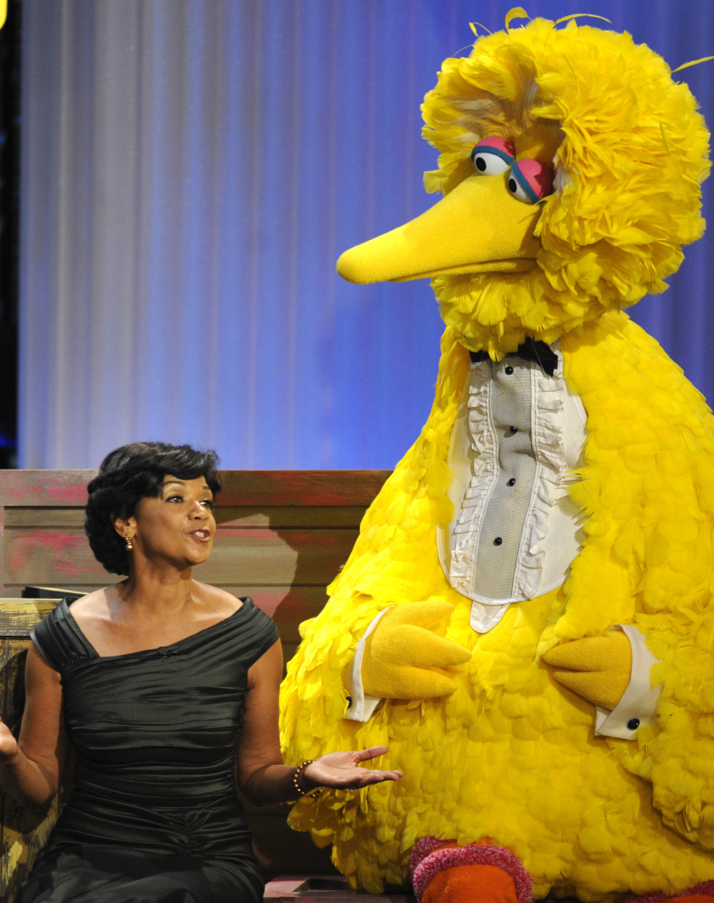 Actress Sonia Manzano performs with Big Bird at the Daytime Emmy Awards in Los Angeles in 2009.