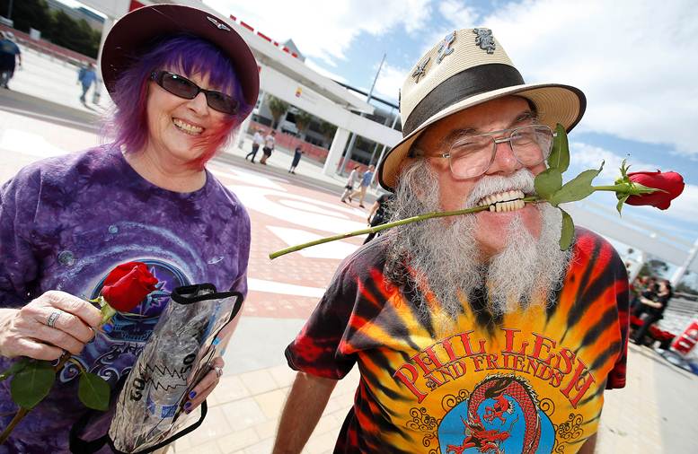 Fans at opening night of the Grateful Dead Fare Thee Well stadium concert Sunday in Santa Clara, Calif., received red roses and a special commemorative tag. A sea of fans in tie-dyed shirts is expected at the concerts in Chicago.