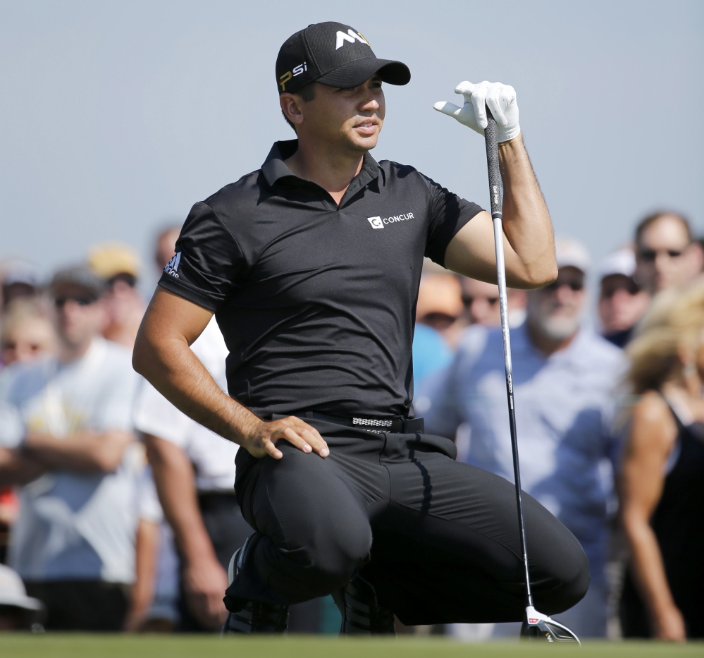 Jason Day is on a quest to reach No. 1 in the world, and he played that way in the first round of the BMW Championship at Lake Forest, Ill., on Thursday. 