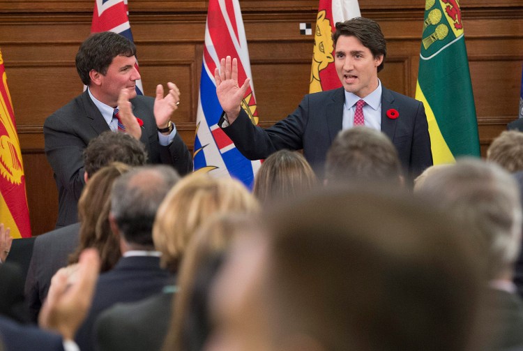 Prime Minister Justin Trudeau's Liberal government has reversed a decade-long policy that restricted scientists' contacts with the media. 