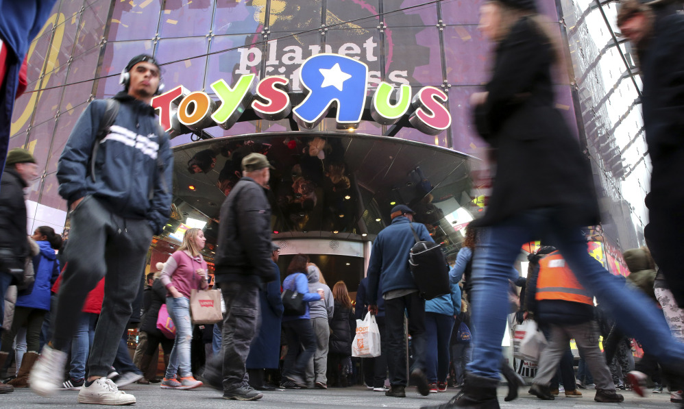 Fourteen years after it began wowing millions of tourists with its indoor 60-foot Ferris wheel and a growling 20-foot Tyrannosaurus, the giant Toys R Us flagship store in New York’s Times Square closed its doors Wednesday.