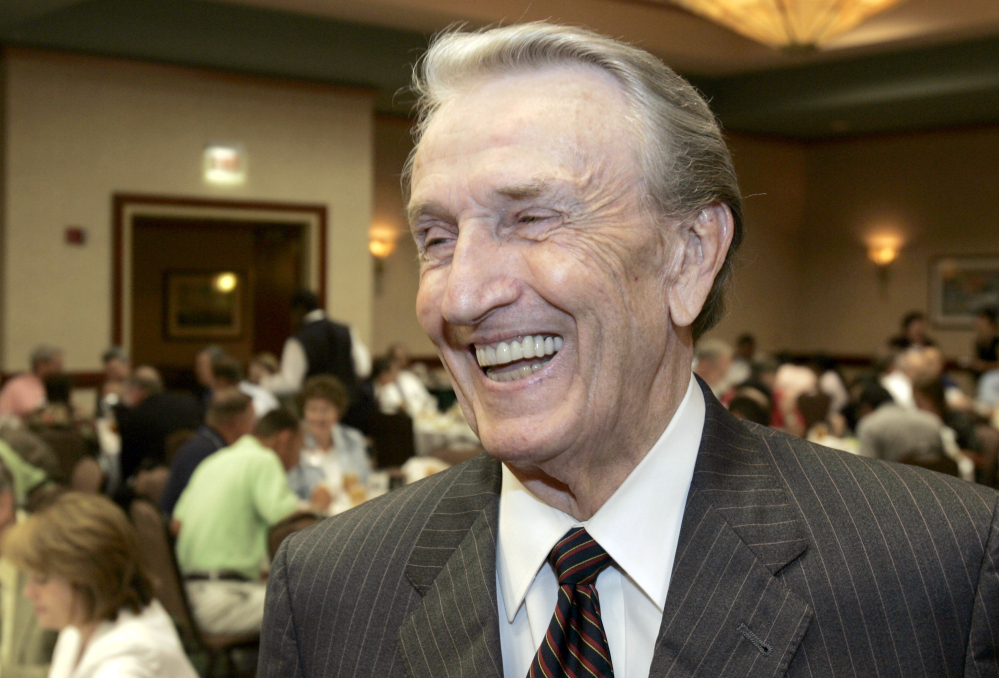 Dale Bumpers, a former governor and U.S. senator who earned the nickname “giant killer” for taking down incumbents, died Friday in Little Rock, Ark.