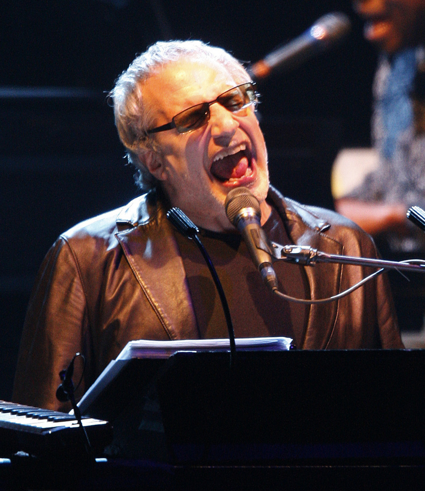 Donald Fagen was ordered to avoid his wife, Libby Titus, pending further proceedings.