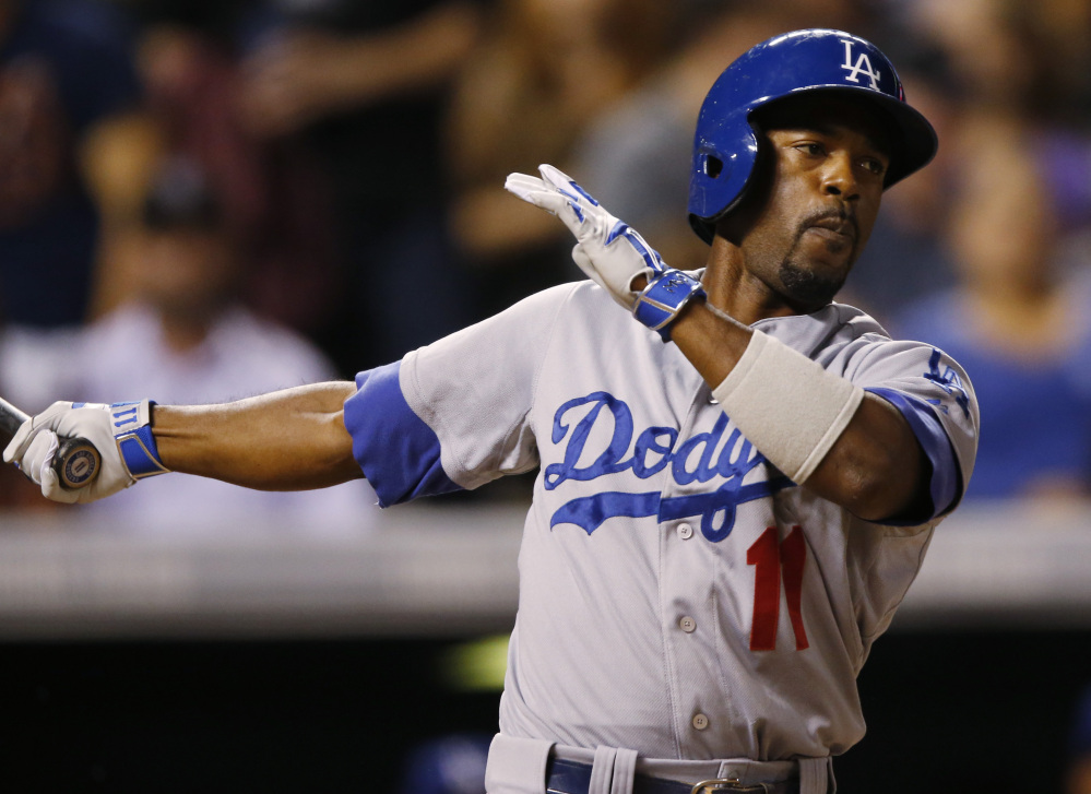 Shortstop Jimmy Rollins, who played last season with the Los Angeles Dodgers, signed a minor league deal with the Chicago White Sox and will battle for their starting job.