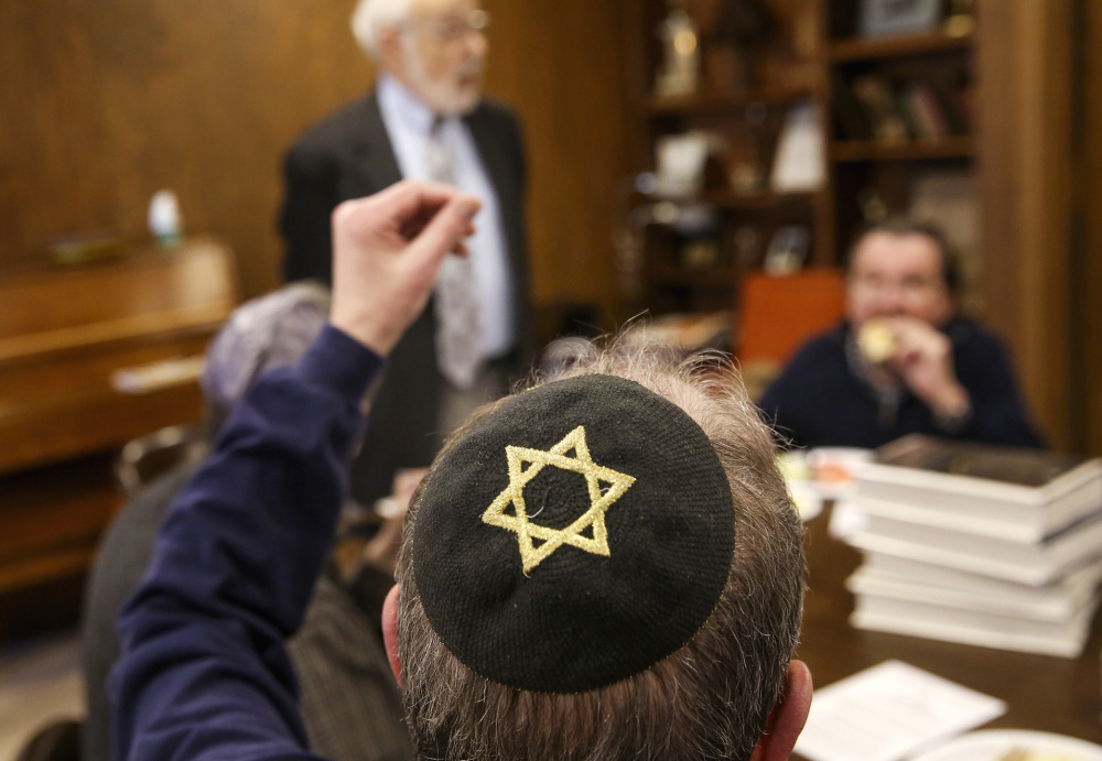 People of Jewish and other faiths attend a “Lunch and Learn” meeting at Joliet Jewish Congregation in Joliet, Ill. The program is conducted by Rabbi Charles Rubovits following a syllabus produced by the United Synagogue of Conservative Judaism from its school in Jerusalem.Topics of discussion range from the Ten Commandments to presidential candidates.