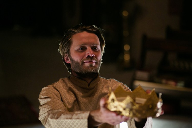 Ian Carlsen as Richard II in Portland Shakespeare Company's staging of the play.