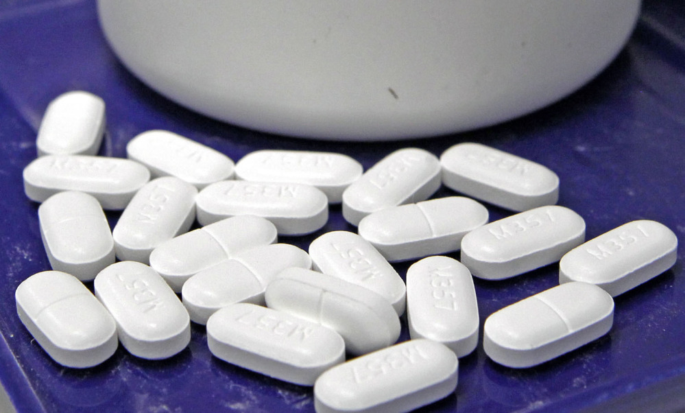 The painkiller hydrocodone is among the opiods that may contribute to heart-related deaths and other fatalities, according to research published Tuesday.