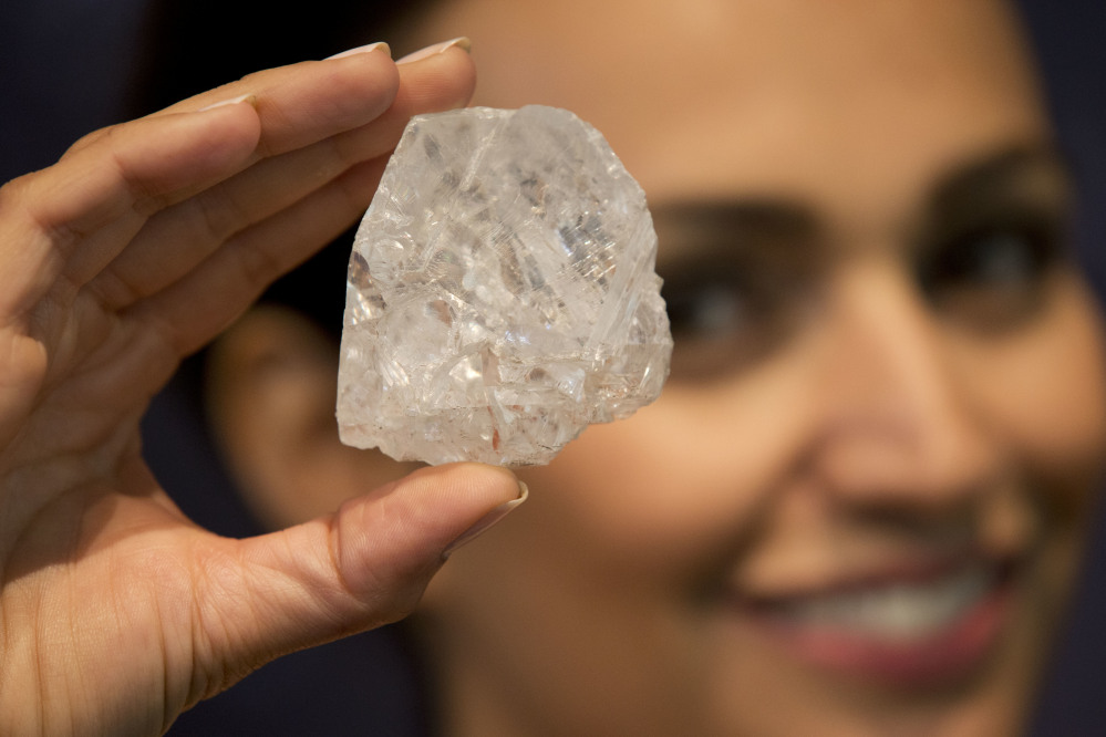 The 1,109-carat Lesedi la Rona failed to attract a buyer at auction Wednesday, a disappointing result for a stone which had been described as "the find of a lifetime" by David Bennett, chairman of Sotheby's jewelry division.