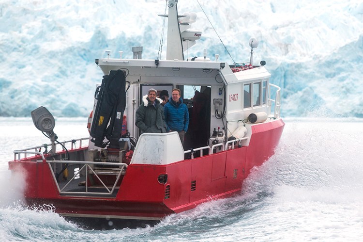 US Secretary of State John Kerry and Norwegian Foreign Minister Borge Brende tour the Blomstrand Glacier.
