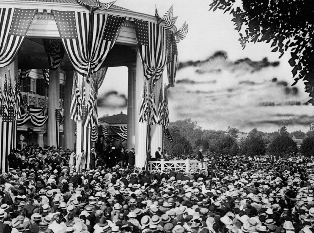 Woodrow Wilson accepts the Democratic nomination in 1916.