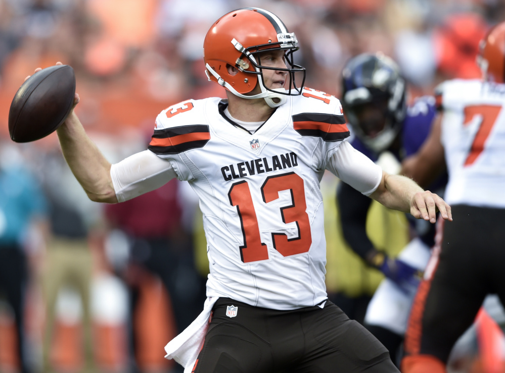 Cleveland Browns quarterback Josh McCown, sidelined with an injury since Sept. 18, will start at quarterback against the New York Jets on Sunday.