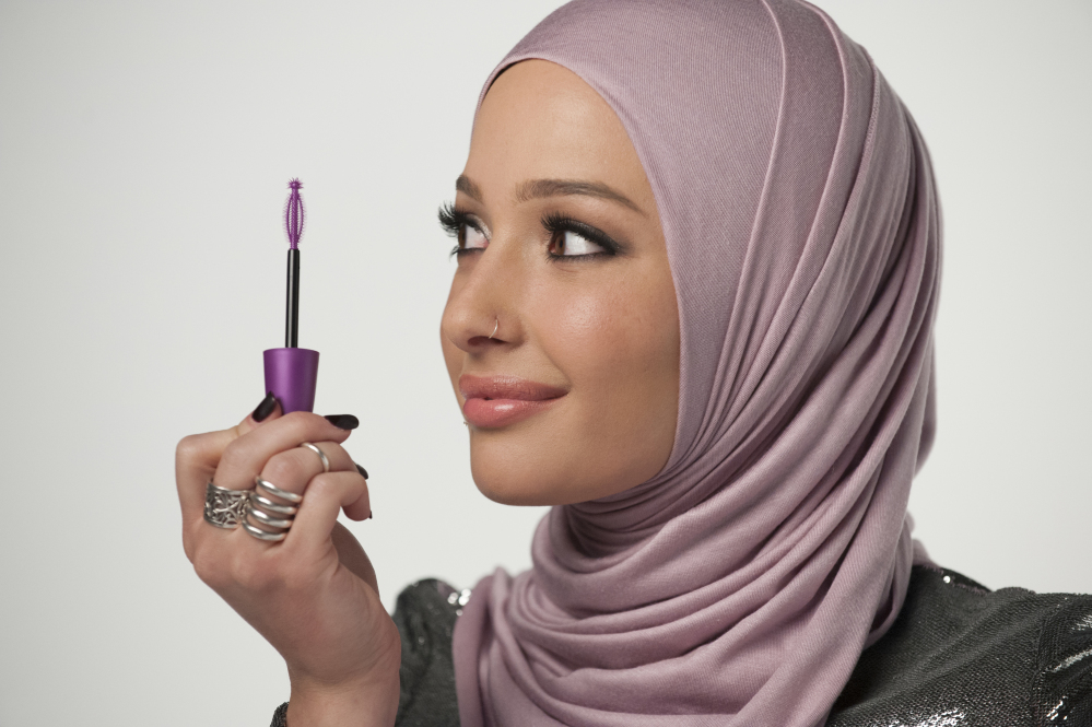Beauty blogger Nura Afia, wearing a hijab, is featured in a new CoverGirl advertising campaign.